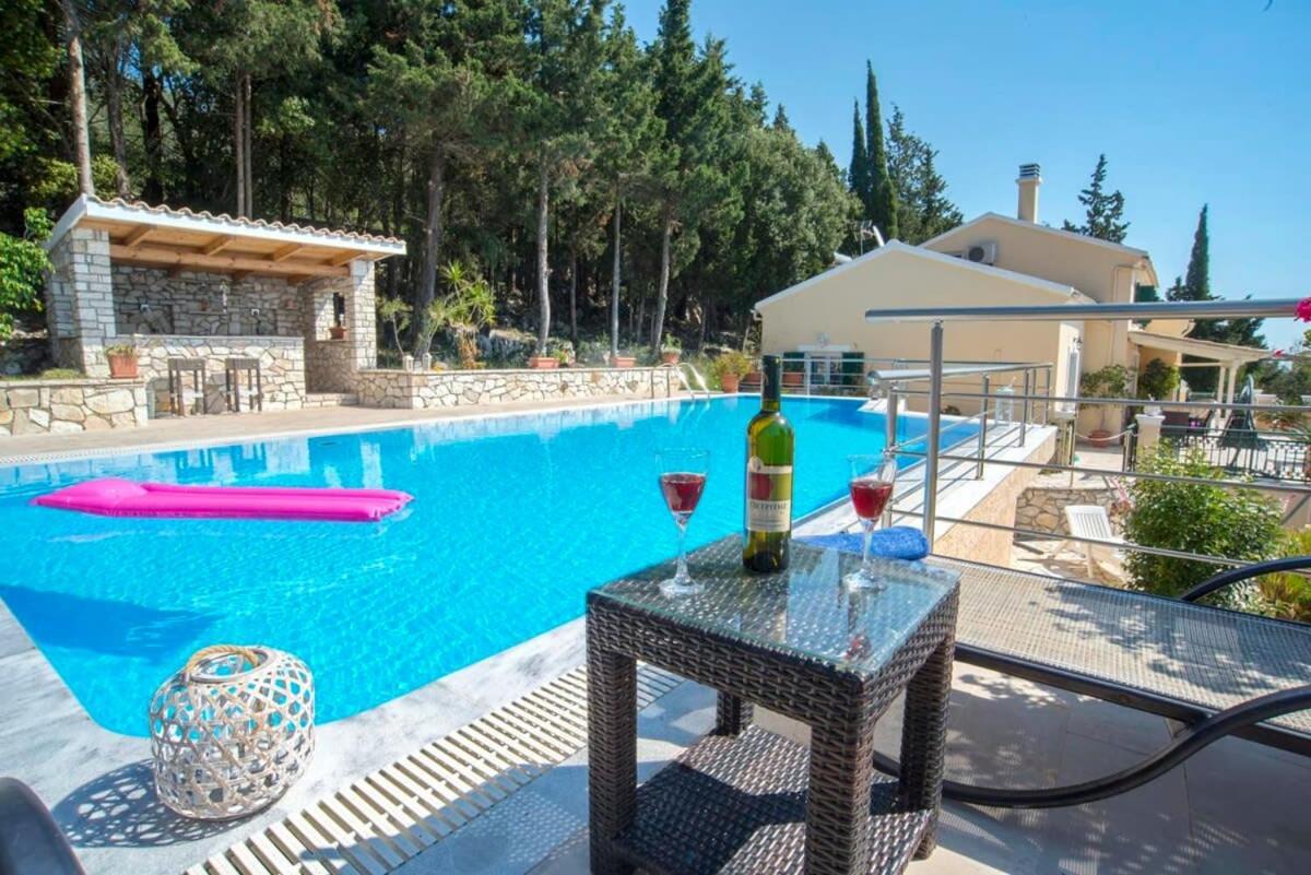 Paxoi Serene Oasis - Mylos Mediterranean Charm Arvanitakeika エクステリア 写真